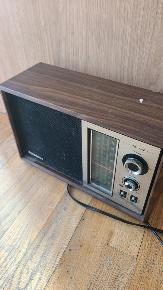 Panasonic FM/AM Radio