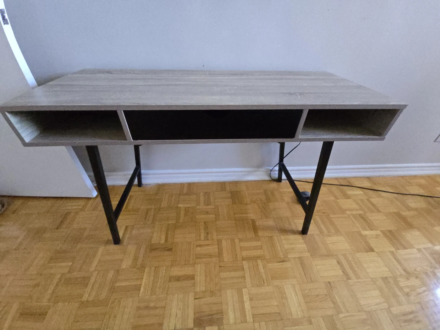 Modern Wood Grain Desk with Black Legs - photo 2