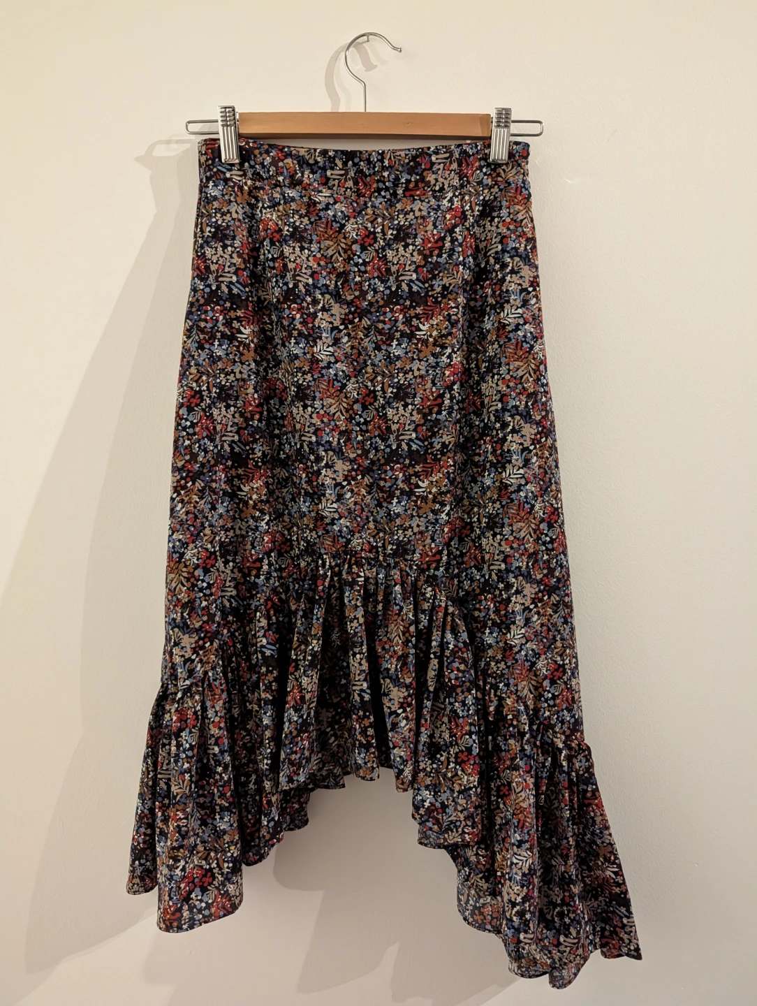 Floral Print Skirt with Uneven Ruffle Hem (Small)