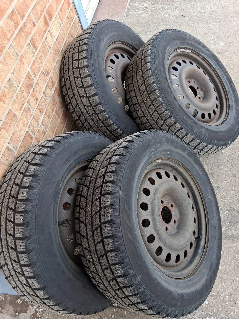Set of 4 Winter Tires on Rims