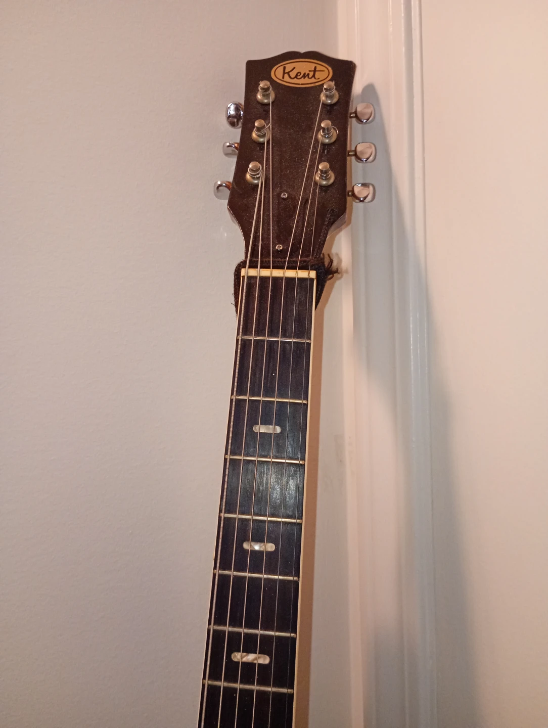 Kent Acoustic Guitar with Gig Bag - photo 3