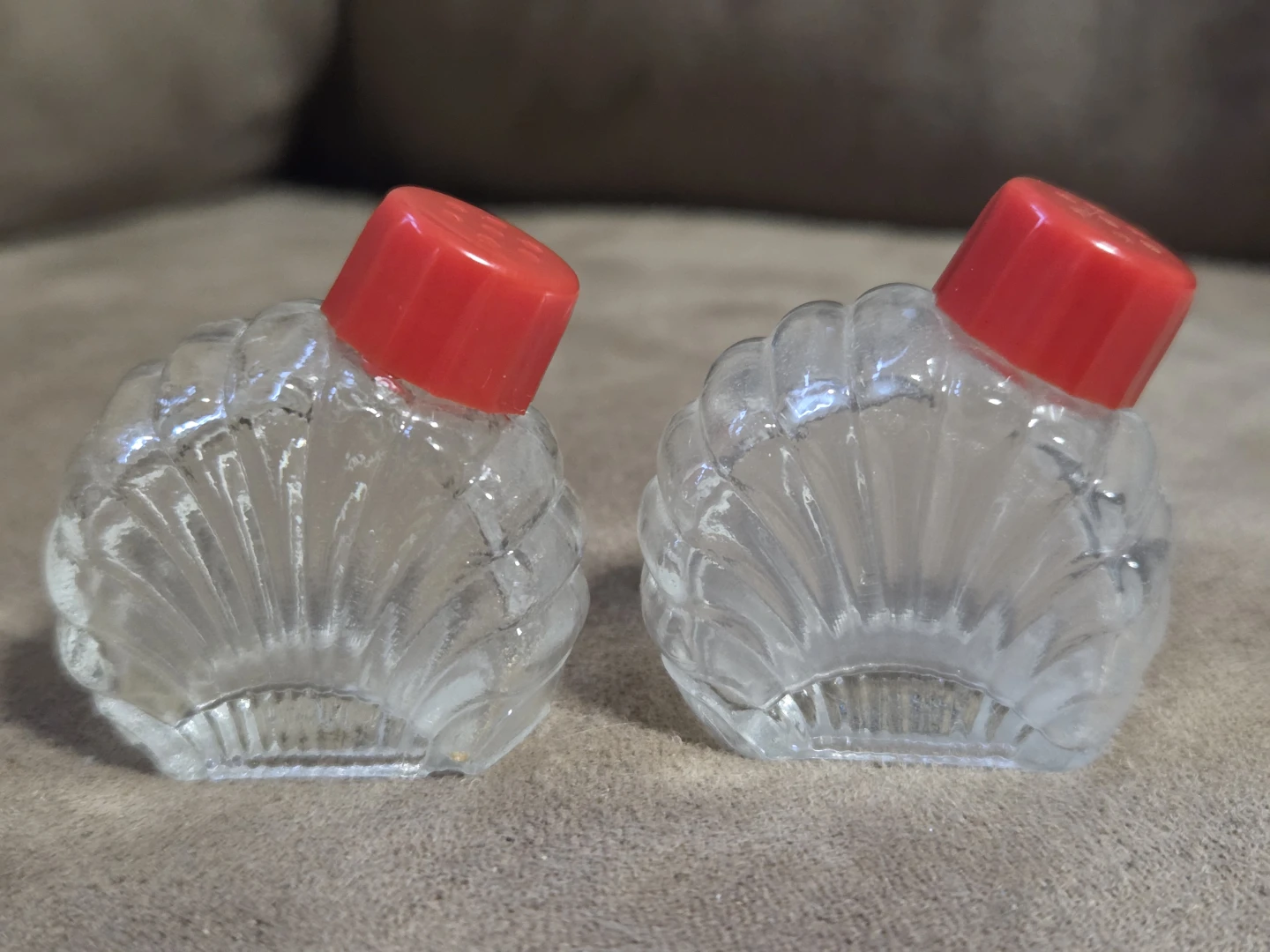 Vintage Set of 2 Glass Mini Salt & Pepper Shakers with Red Lids