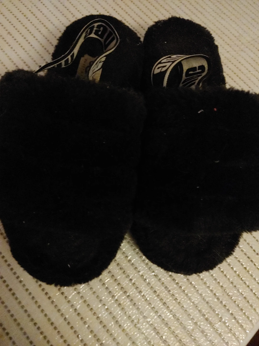 UGG Fluff Yeah Slide Slippers Black- size 5