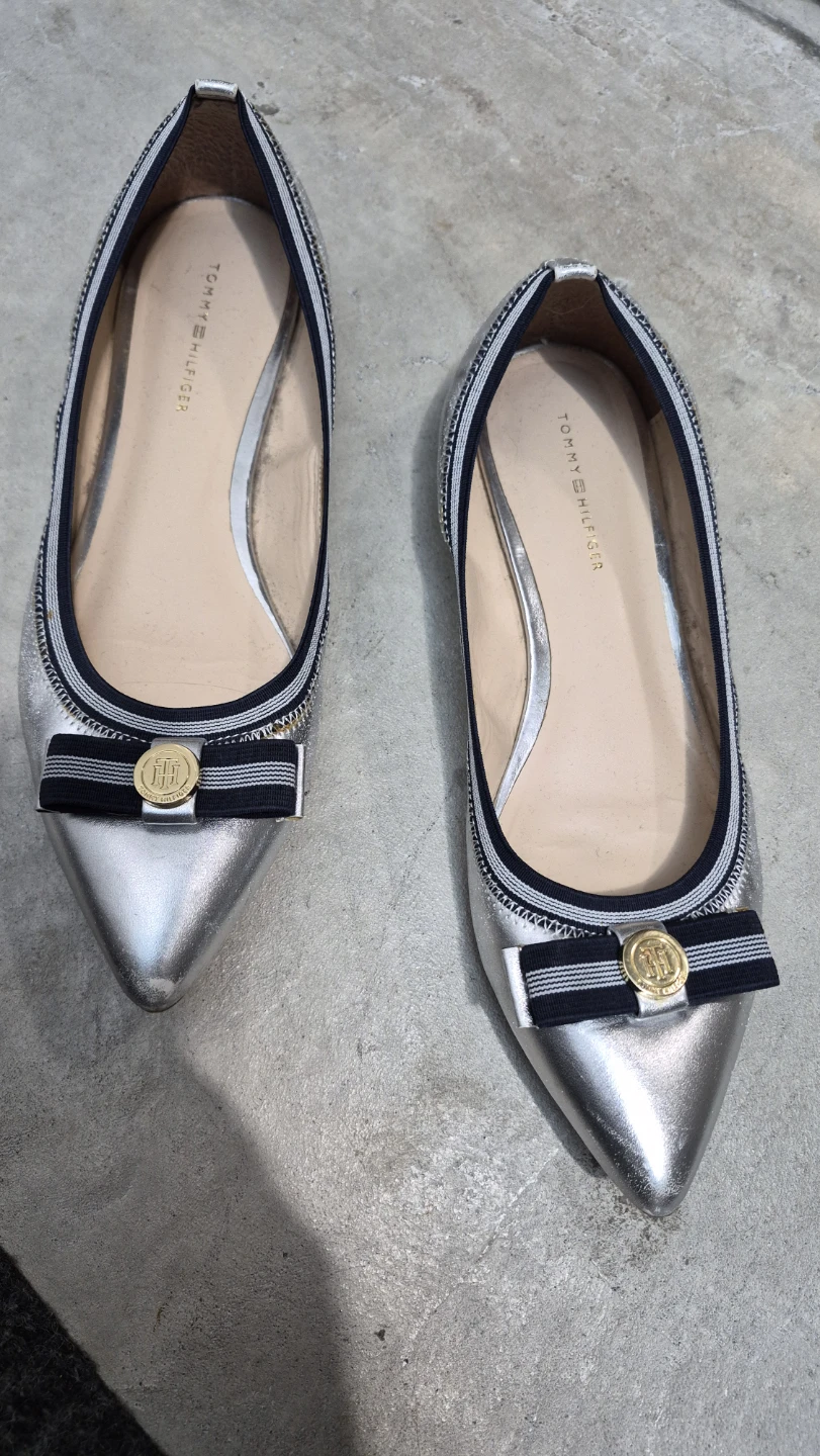 Tommy Hilfiger Silver Ballet Flats with Bow Accent