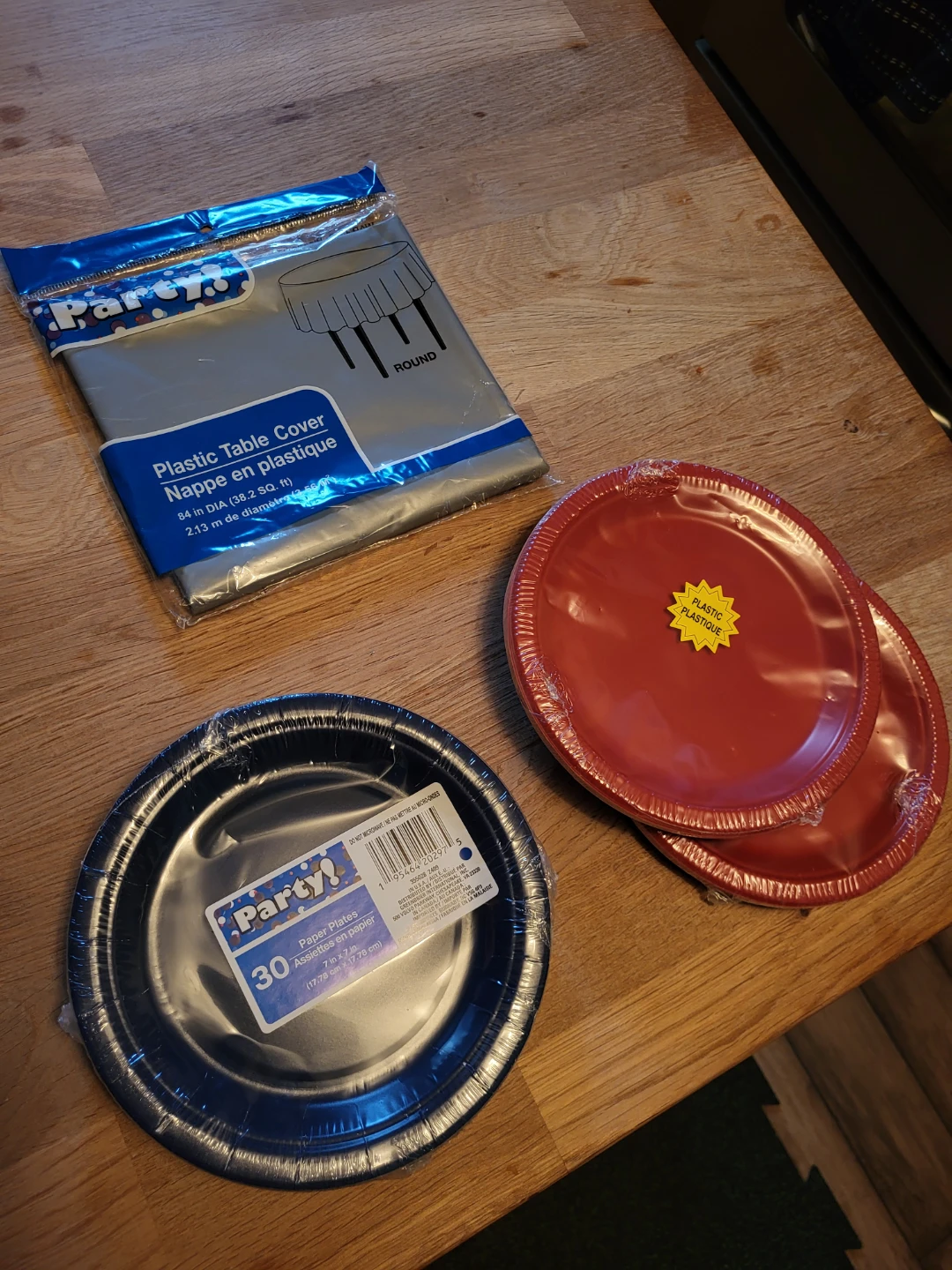 Plastic Table Cover and Paper/Plastic Plates Set