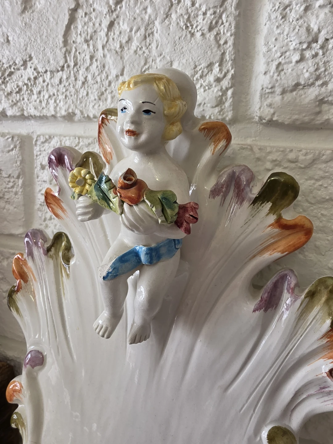 Pair of Ceramic Cherub Sconces - photo 2