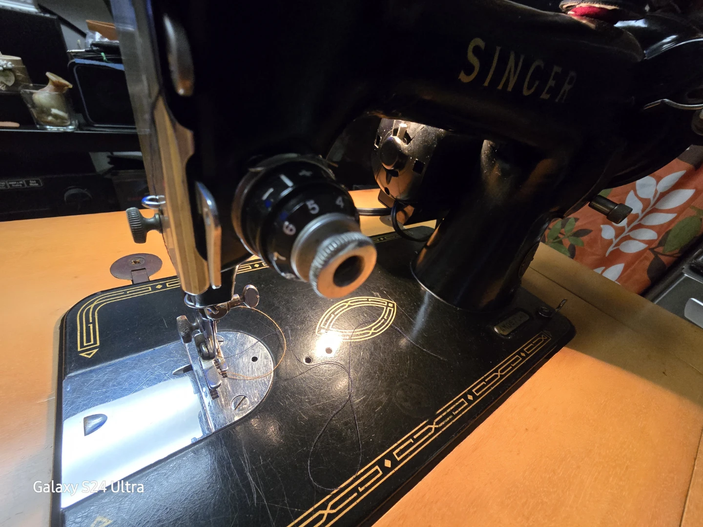 ❤️Vintage Singer 99 Sewing Machine in Cabinet w/ Light & Pedal - photo 5