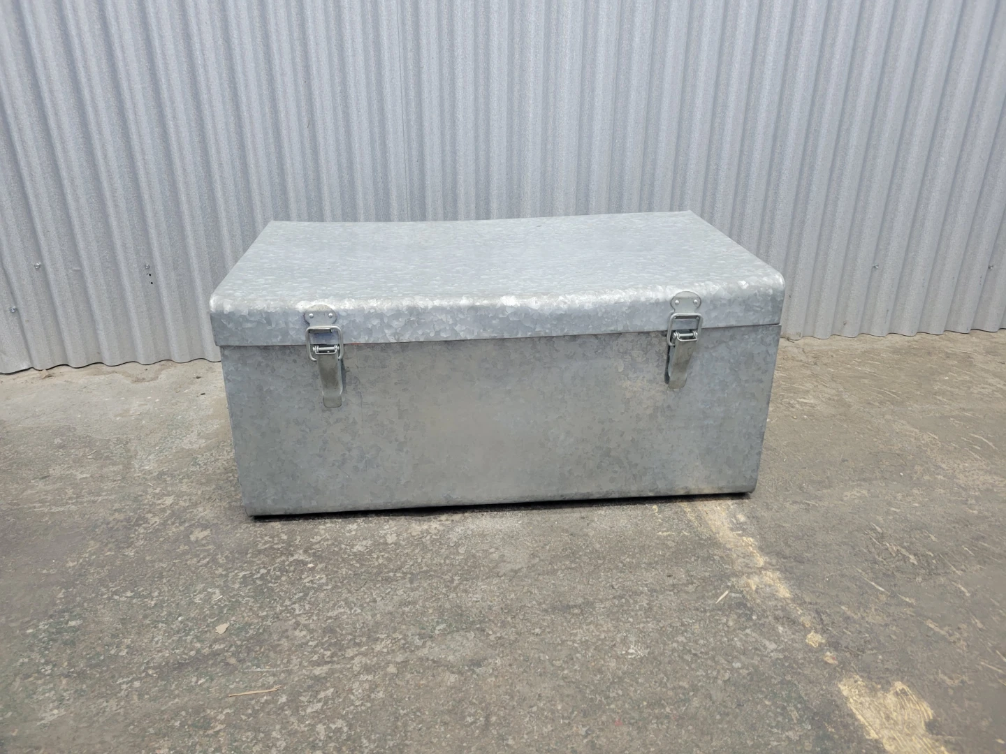 Galvanized Metal Storage Trunk Box