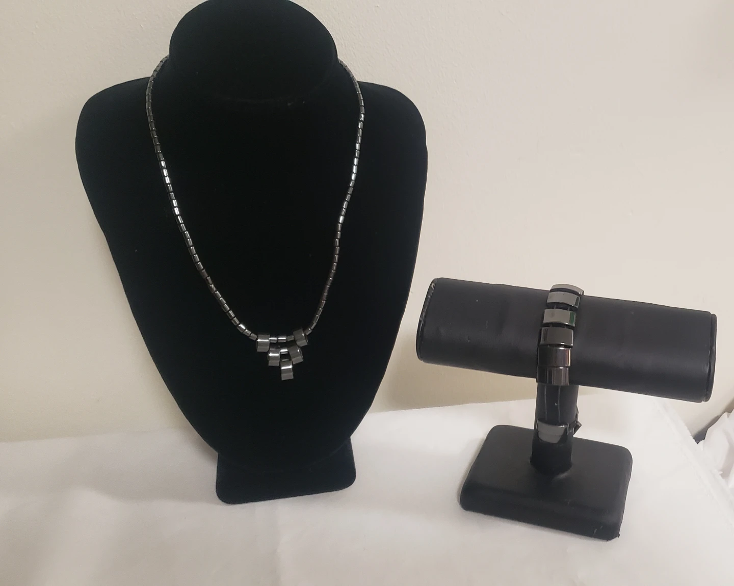 Like new Womens Jeverly Set For Sale $20