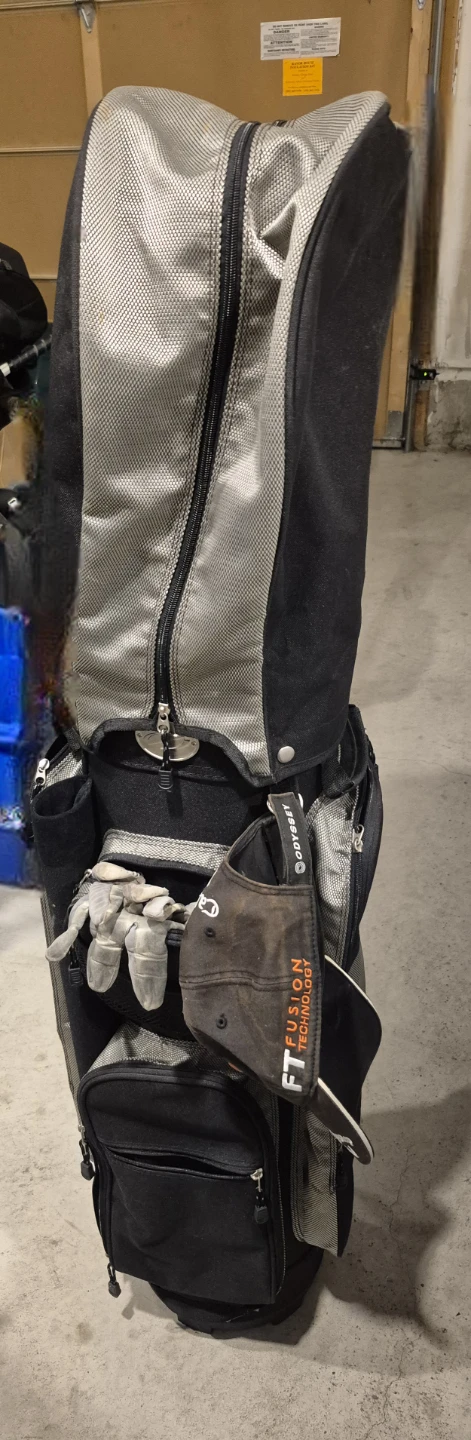 Black Golf Bag with Rain Cover & Putter