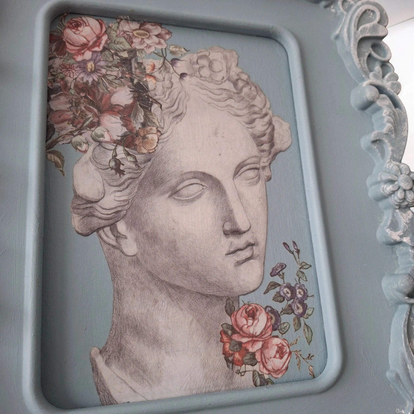 Ornate Blue Picture Frame with Floral Bust Art - photo 2