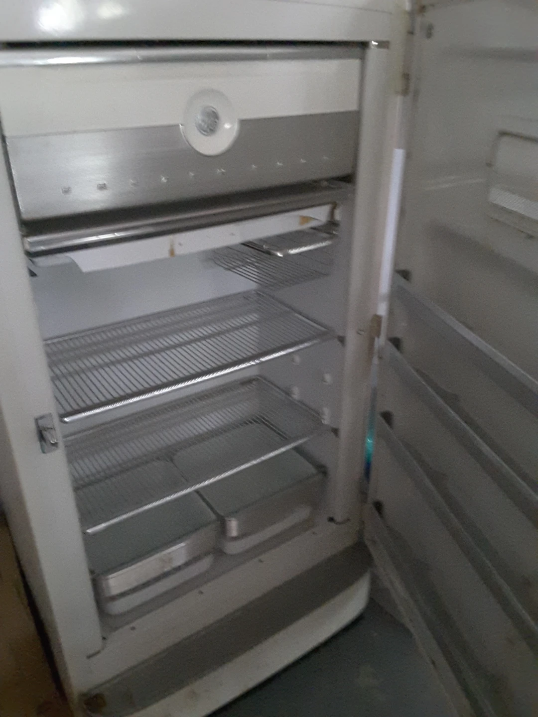 Vintage White Refrigerator - photo 2