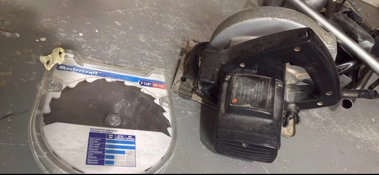 Black & Decker 180mm Circular Saw with Mastercraft Blade - photo 3