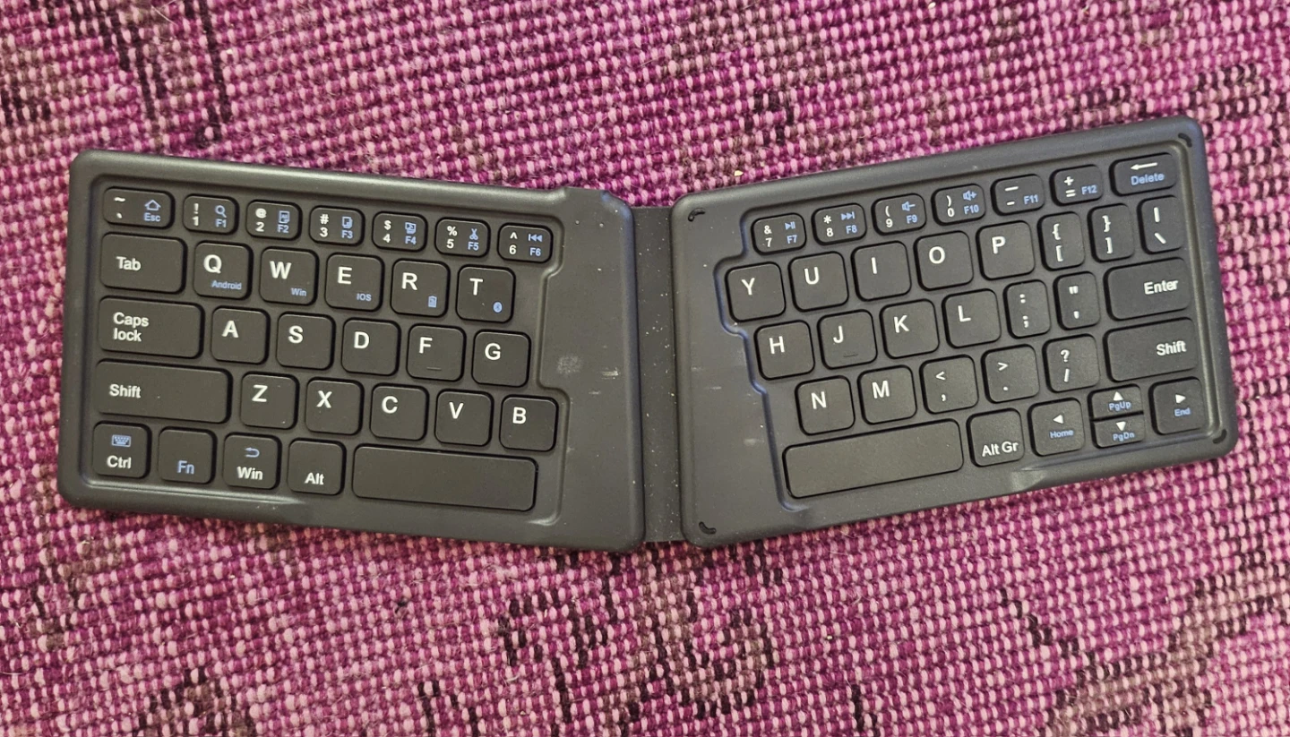 Perixx PERIBOARD-805 ERGO Foldable Bluetooth Keyboard