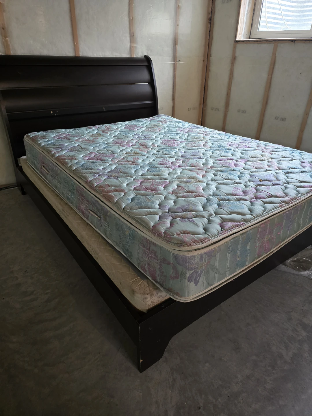FREE Queen Mattress and Box Spring Set - photo 2