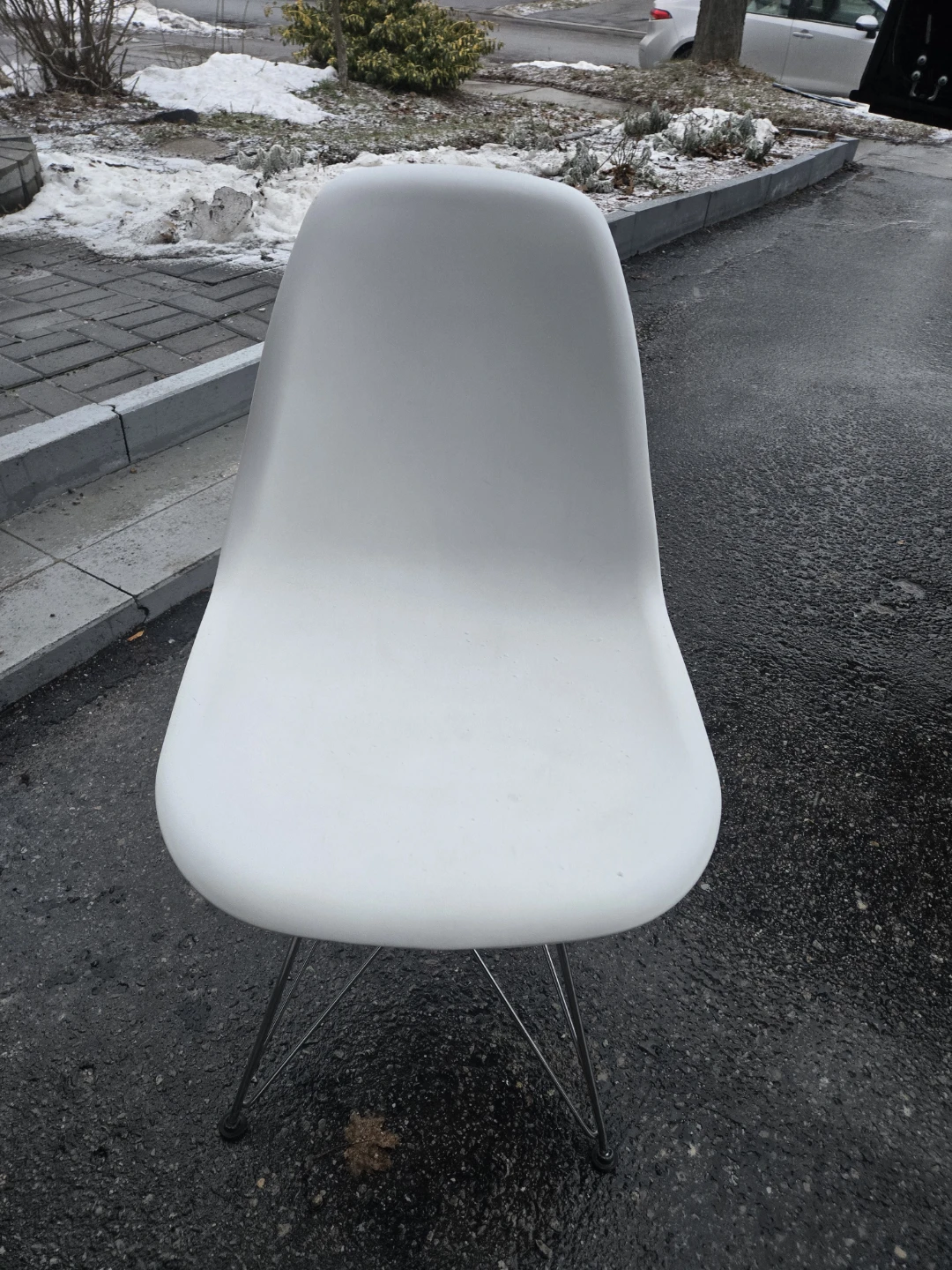 White Eiffel Chair with Metal Legs