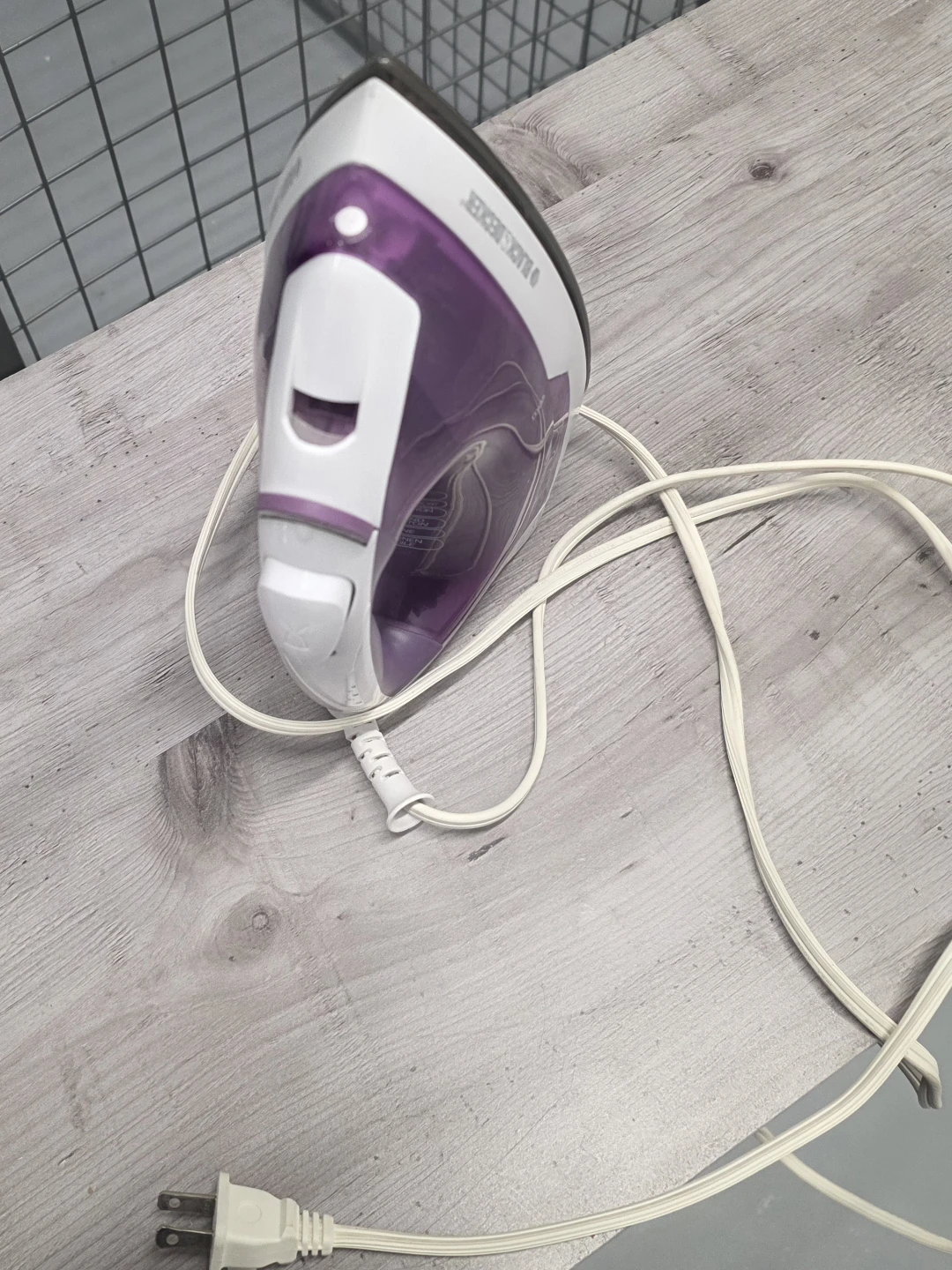 Black & Decker Purple Steam Iron - photo 2