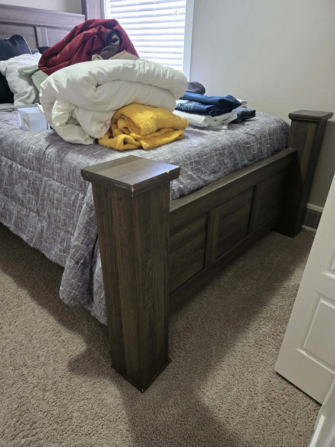 Dark Wood Queen Size Bed Frame - photo 3