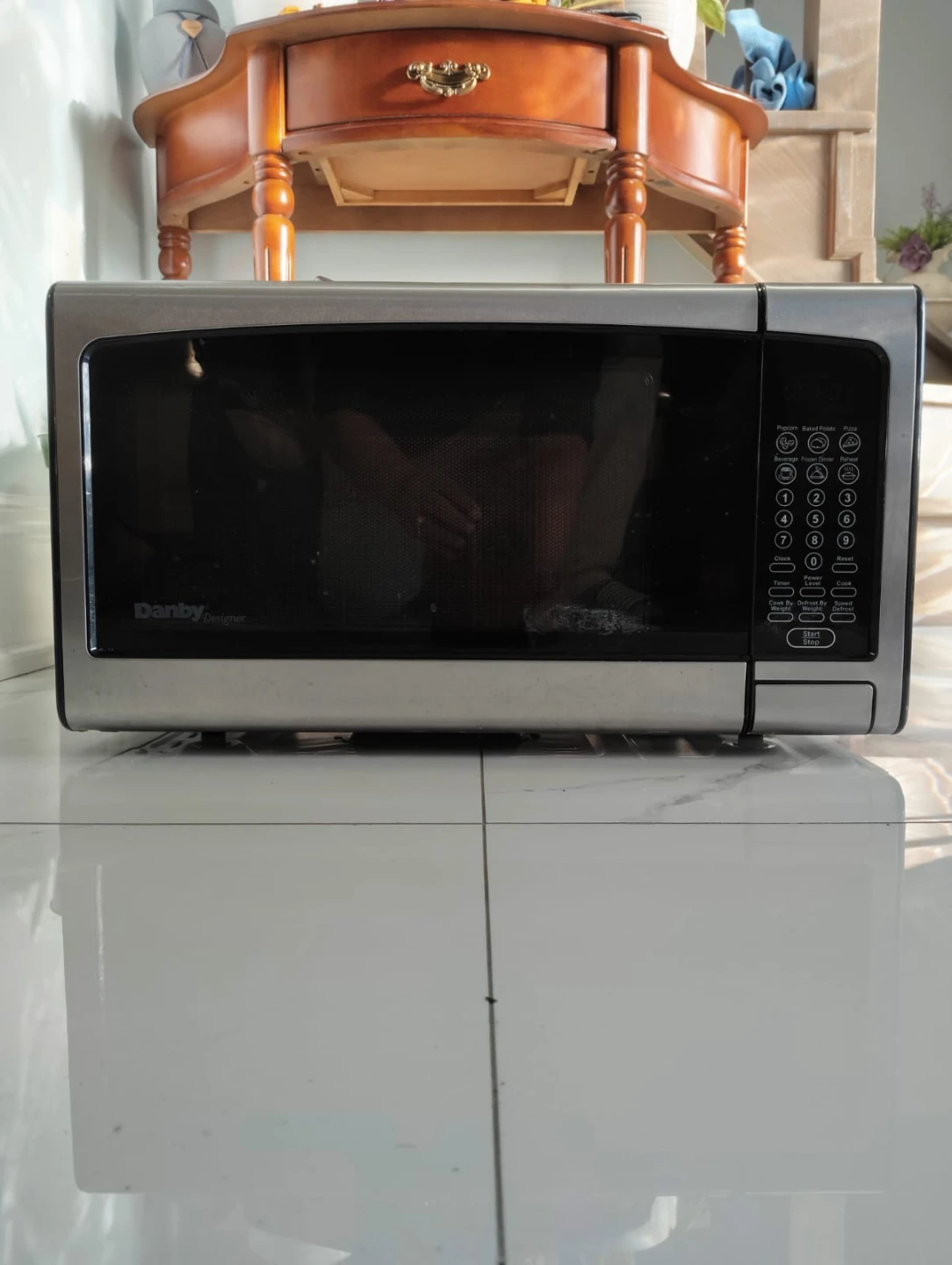 Danby Designer Microwave Oven - photo 2