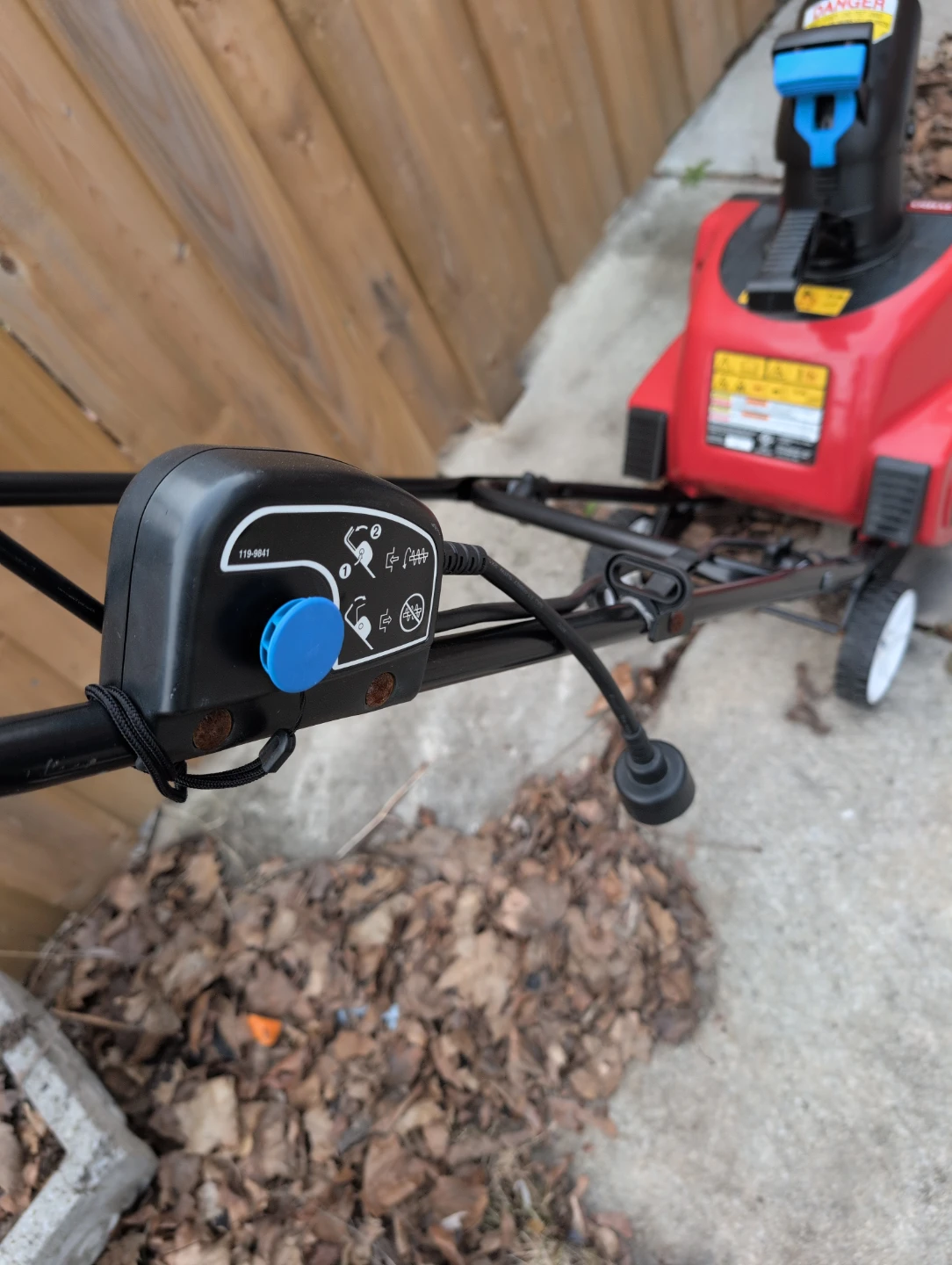 Toro 1500 Power Curve Snow Blower - photo 3