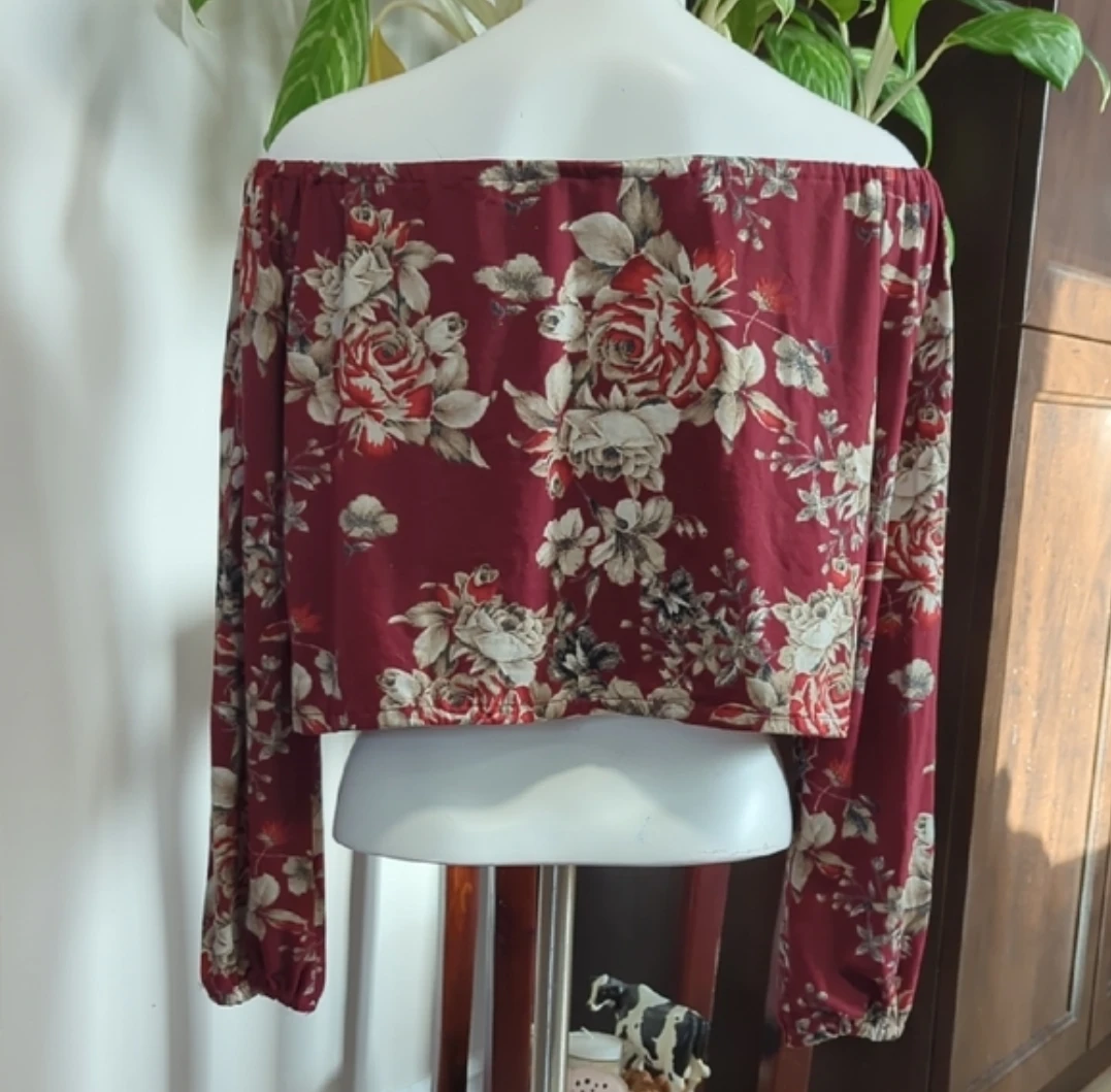 Fashion Nova Off-the-Shoulder Floral Crop Top - Size M - photo 2