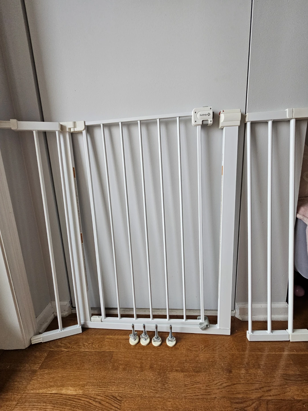 Safety 1st White Metal Baby Gate