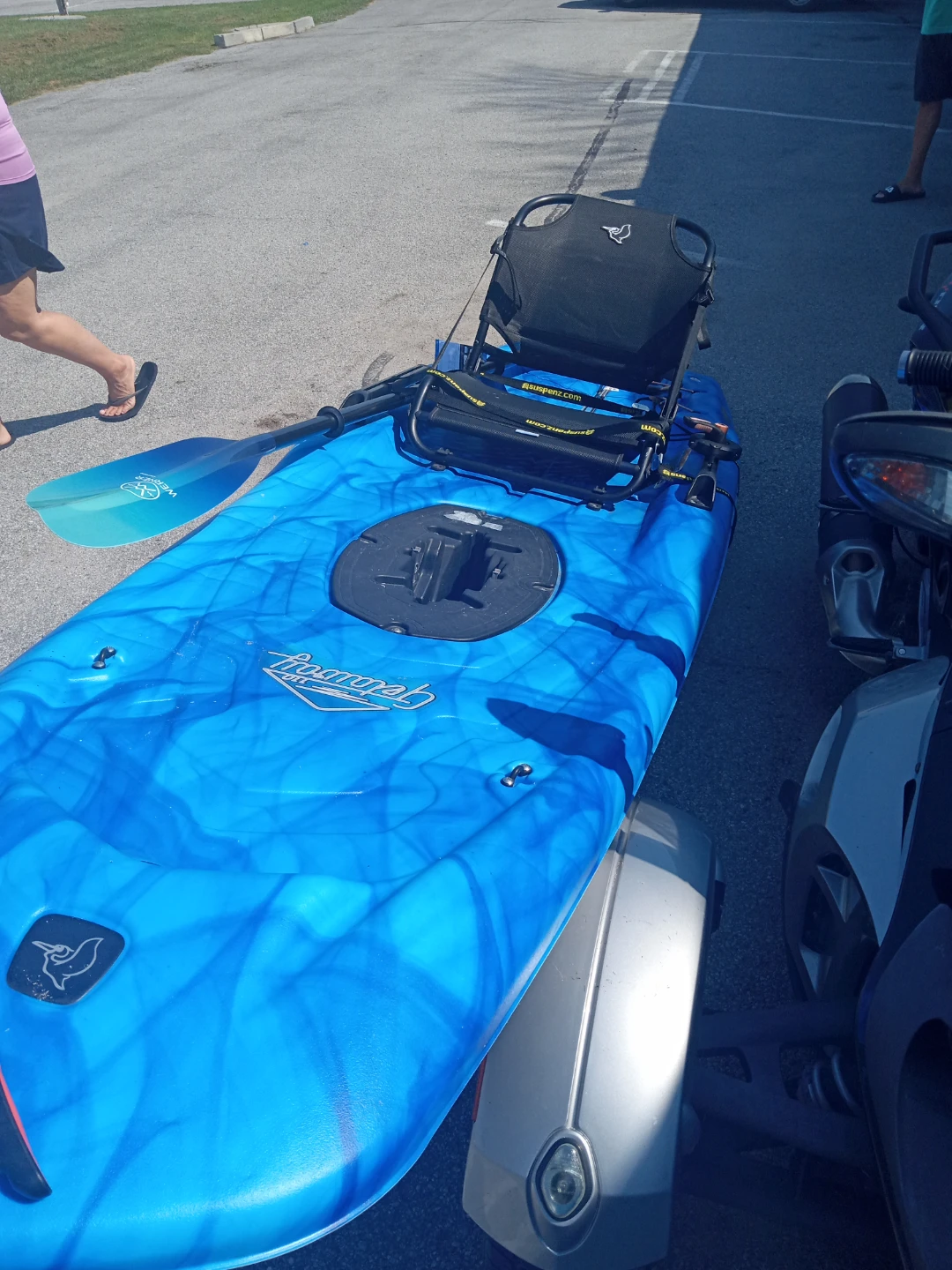 Lifetime Tamarack Angler 100 Kayak with Paddle and Cart - photo 3