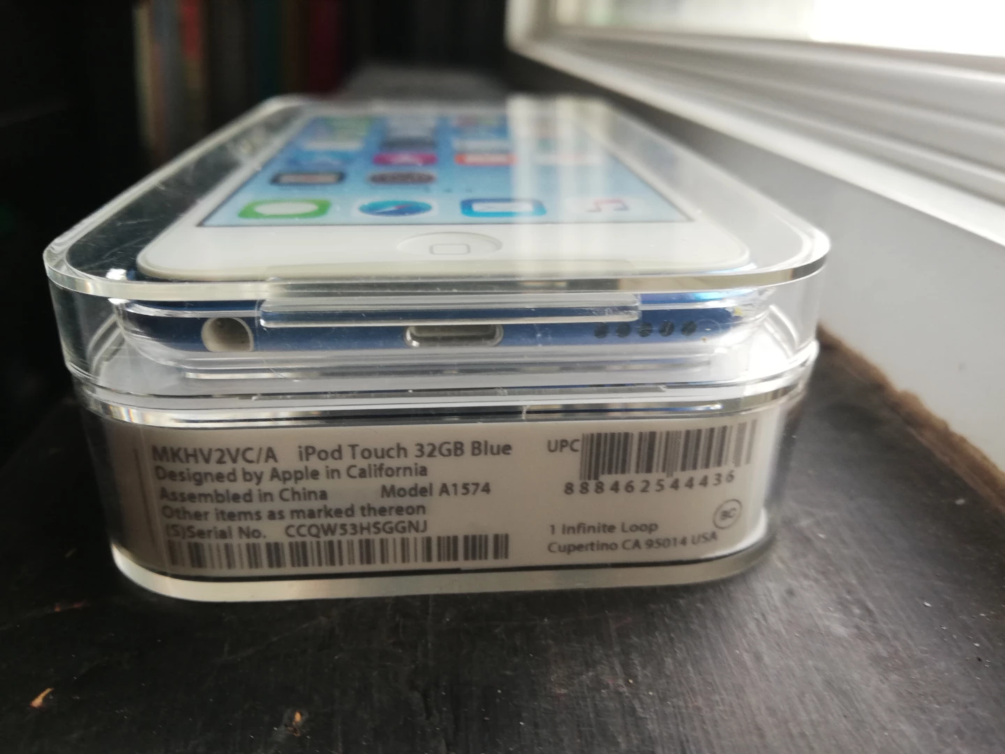 New Apple iPod Touch 32GB Blue - Model A1574 - photo 3