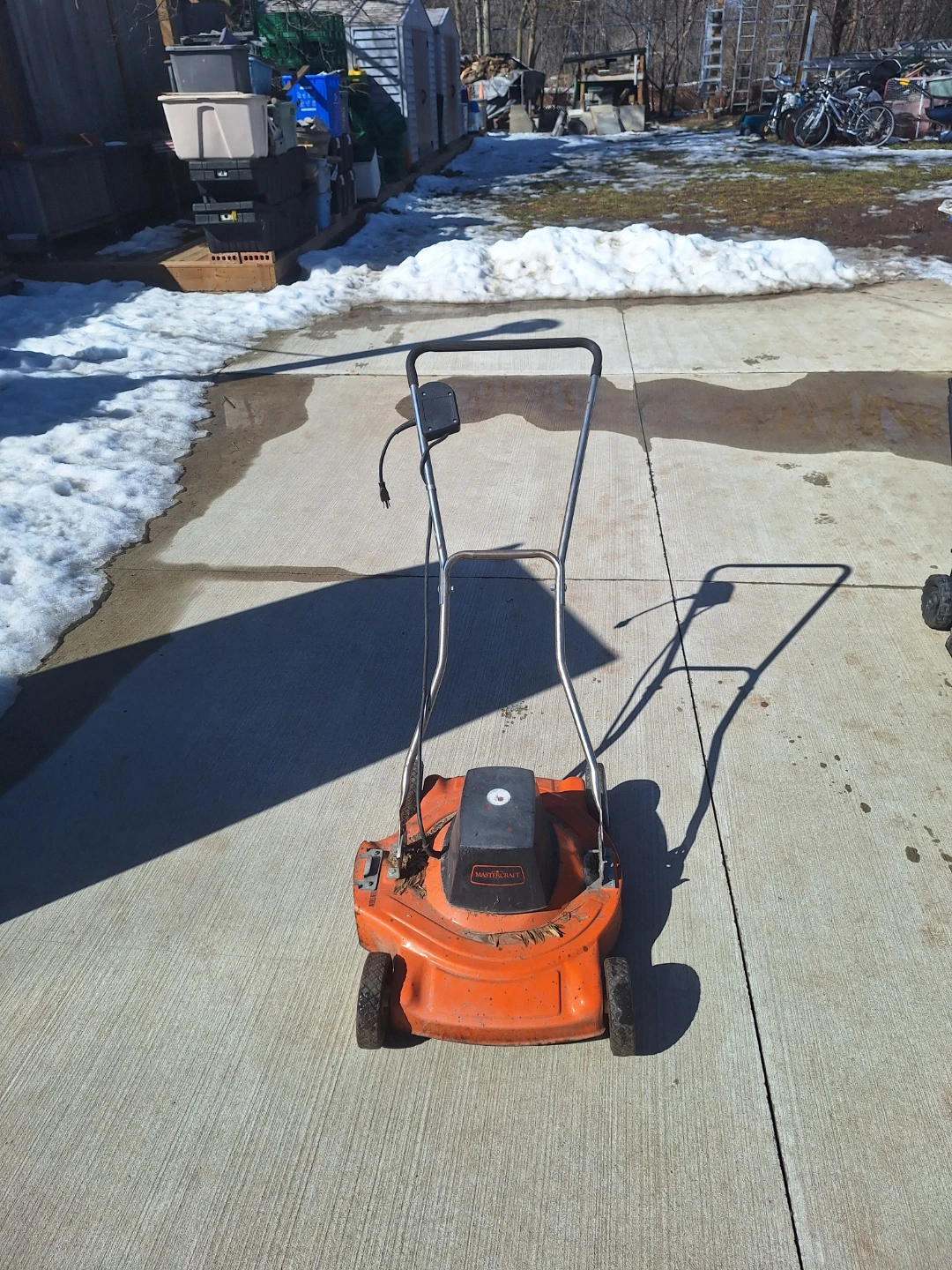 Electric lawn mowers