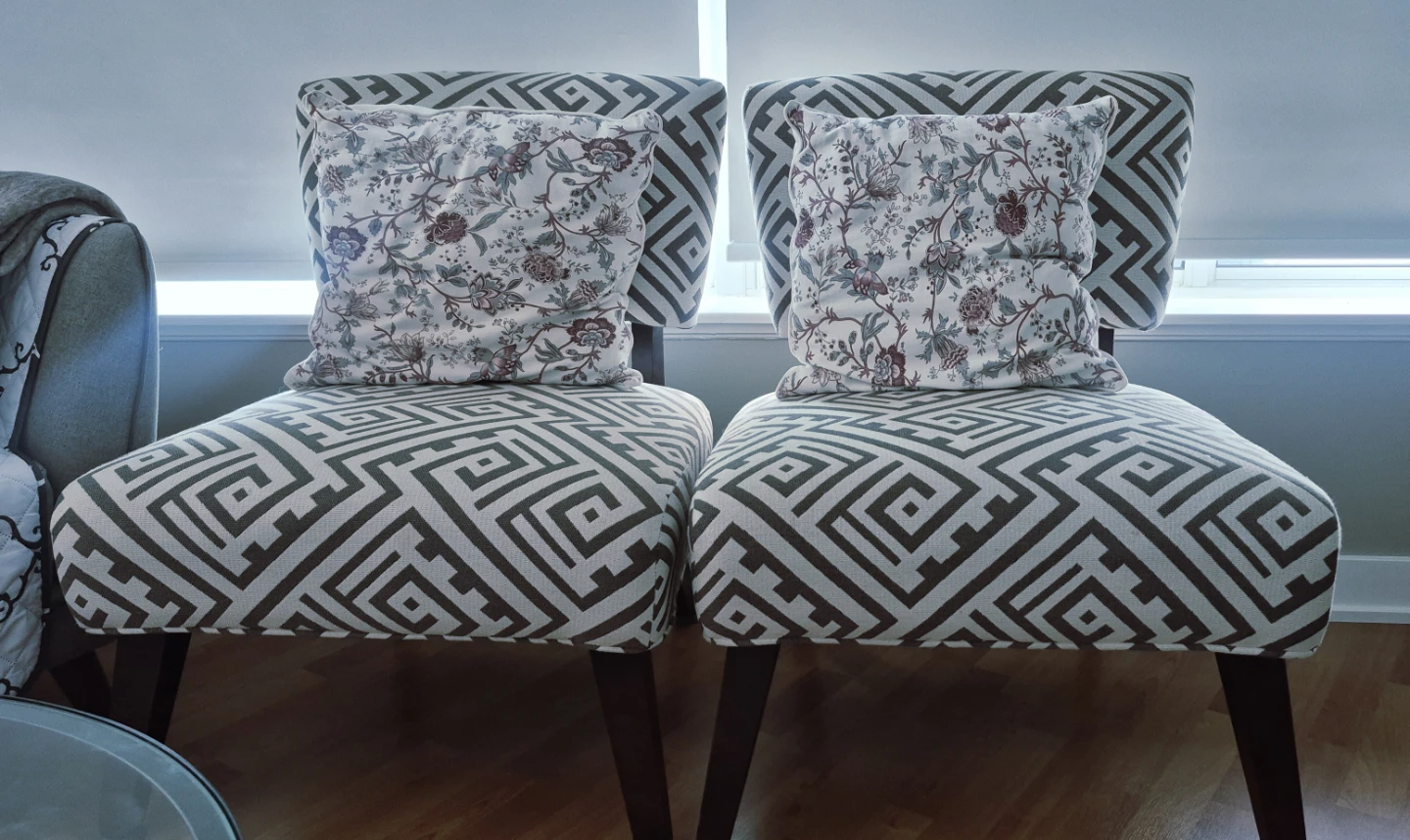 Set of 2 Accent Chairs - photo 2