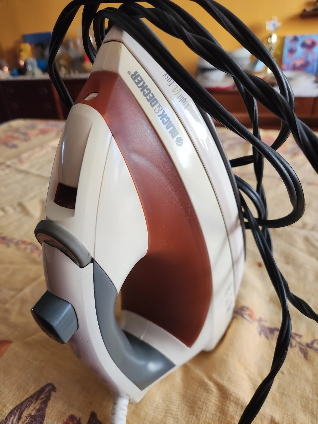 Black & Decker Light N Easy Iron