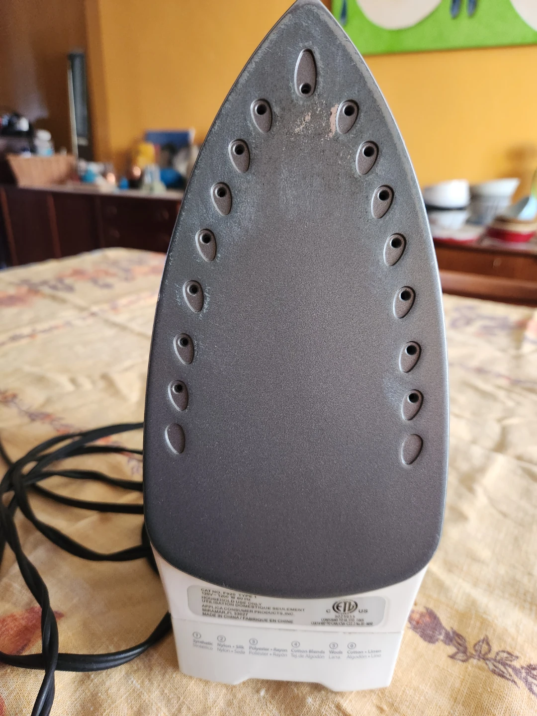 Black & Decker Light N Easy Iron - photo 2