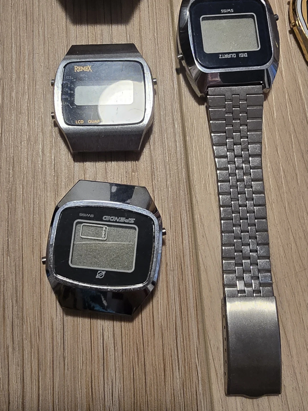 Lot of Vintage LCD watches for parts LOT 3 - photo 3