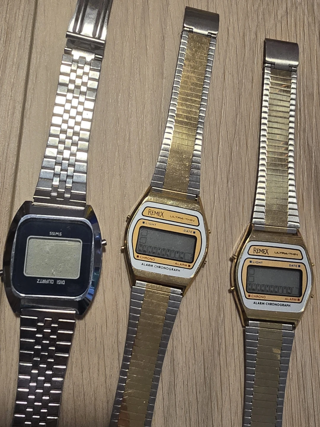 Lot of Vintage LCD watches for parts LOT 3 - photo 4