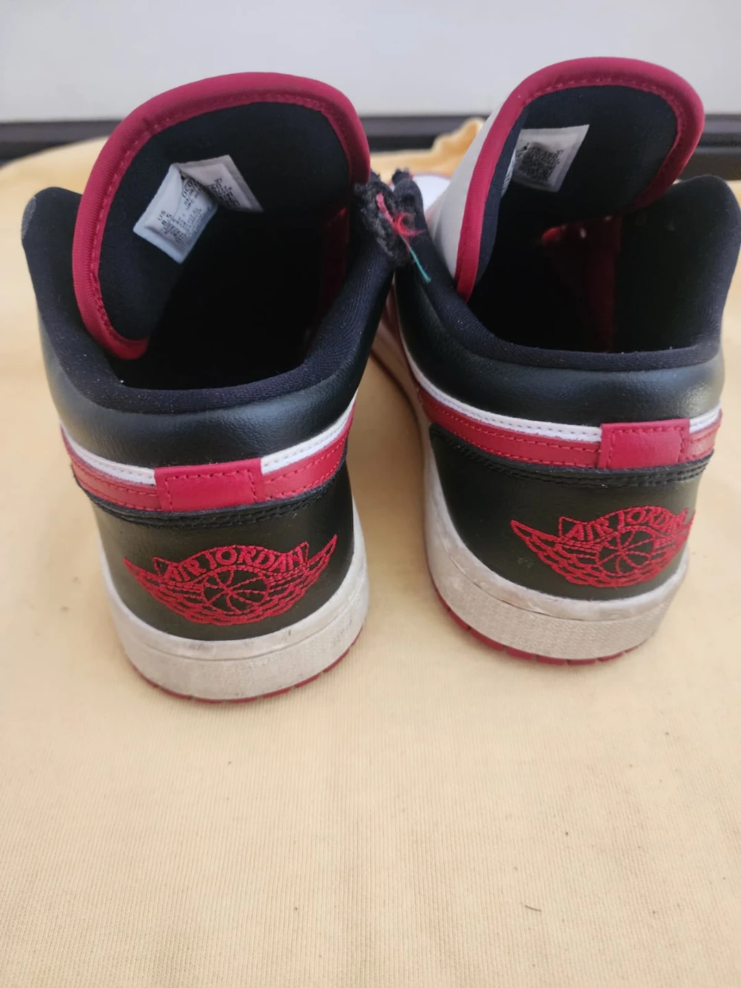 Air Jordan 1 Low SE Gym Red White Black Sneakers - photo 2