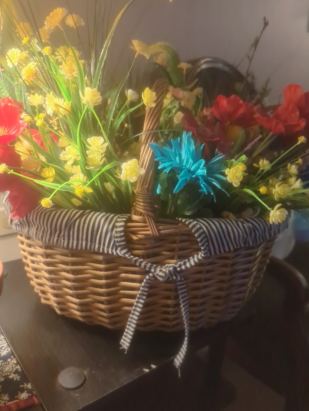 Large 21" Lined Basket Many Artificial Flowers 🧡
