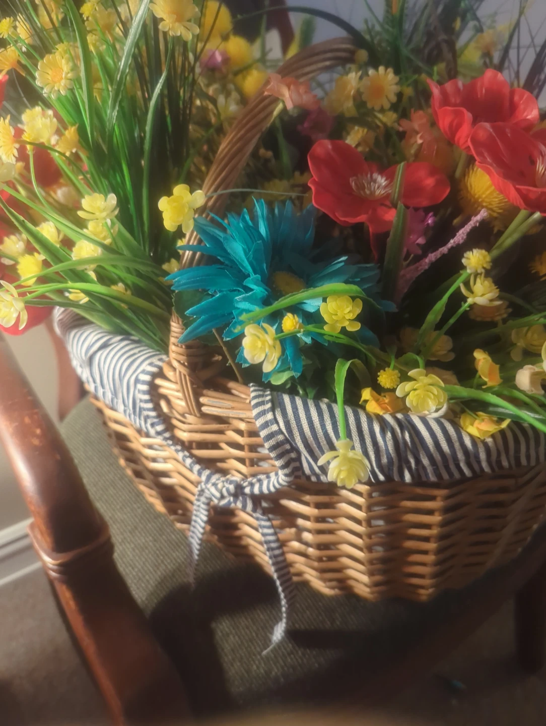 Large 21" Lined Basket Many Artificial Flowers 🧡 - photo 3