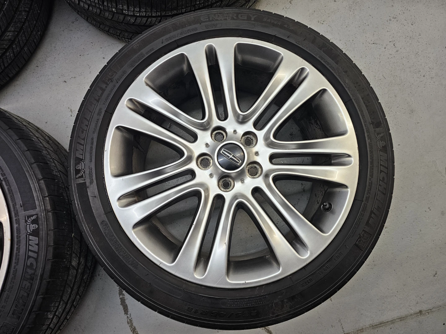 LINCOLN MKZ O.E.M RIMS AND ALL SEASON TIRES 235/45 R18 - photo 2