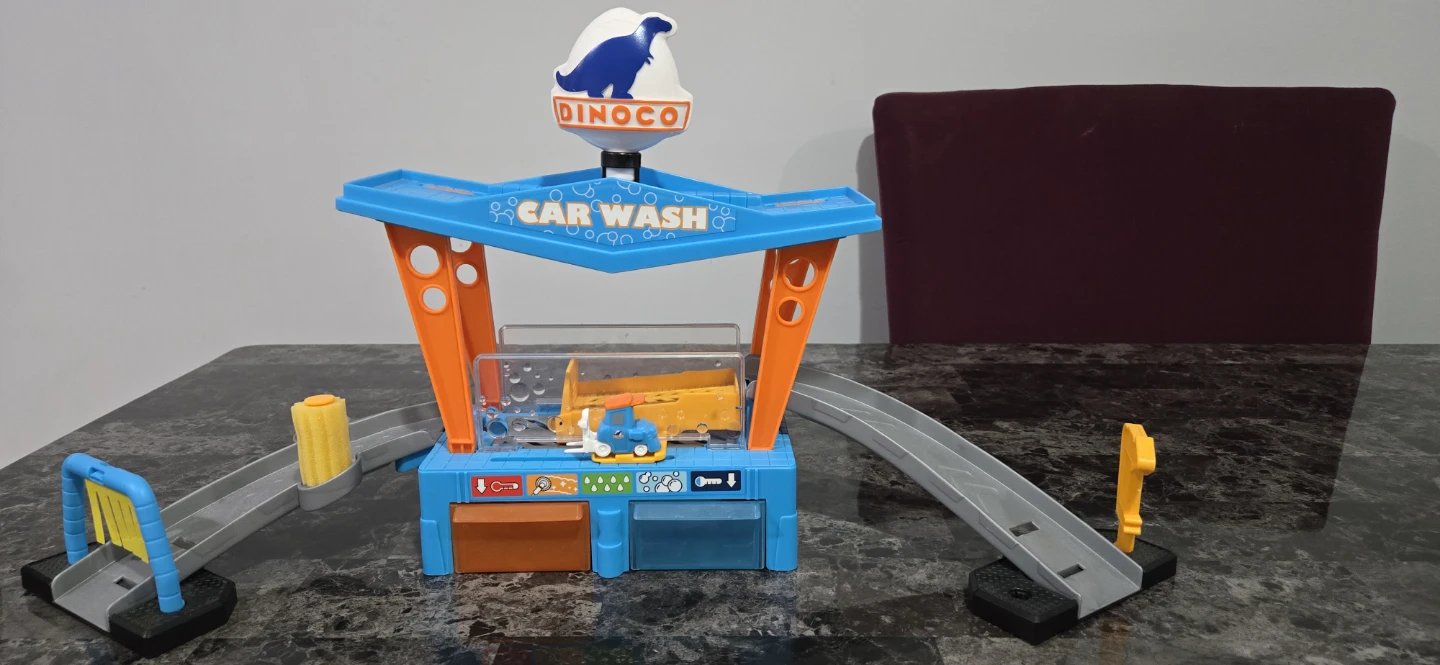 Disney Pixar Cars Dinoco Car Wash Playset