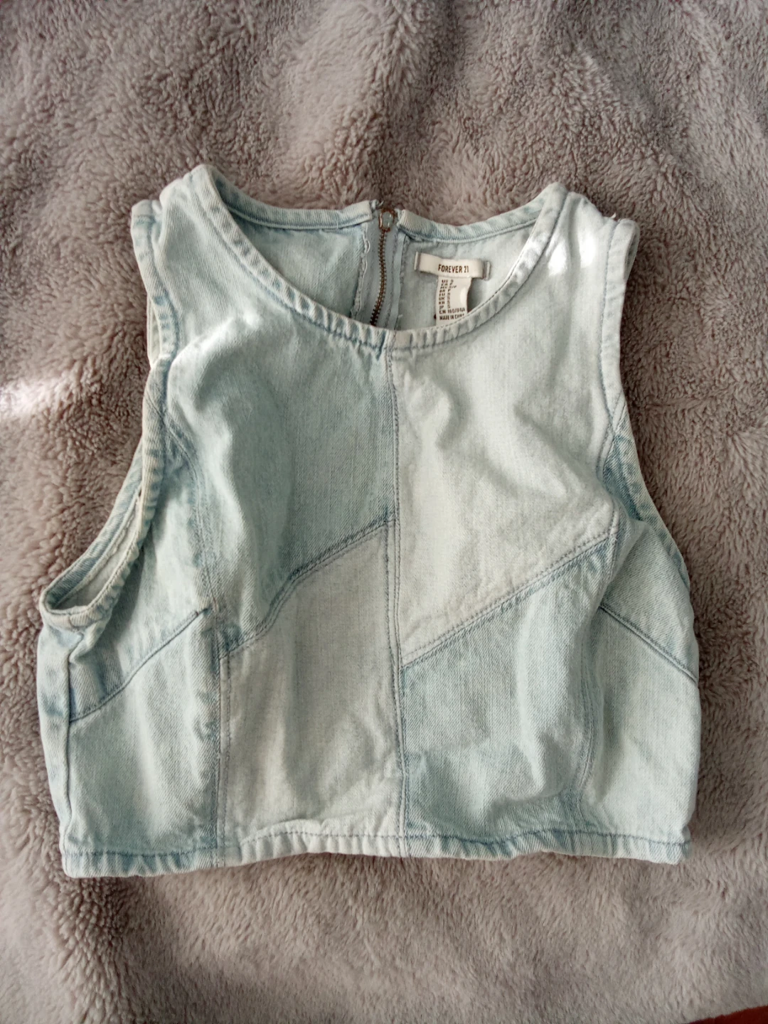 Forever 21 Light Wash Denim Crop Top Size S