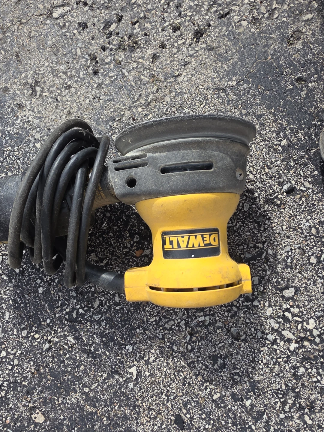 DEWALT DW421 Random Orbit Palm Sander