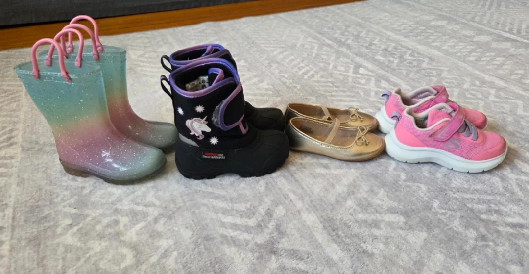 4 Pairs of Shoes 🧡 - photo 2