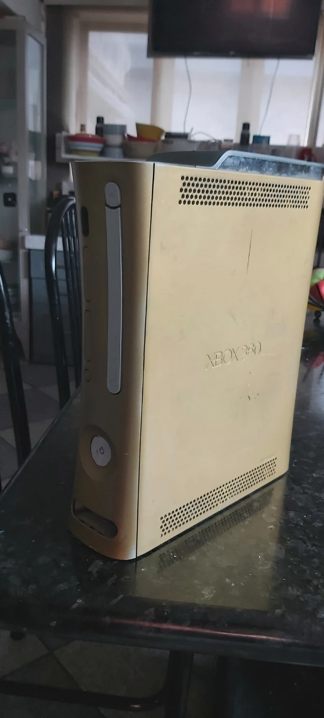 Xbox 360 with controller and 64 games - photo 3
