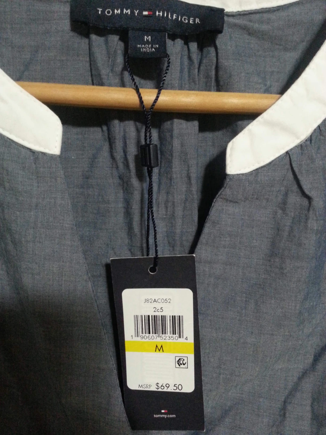 Tommy Hilfiger Women's Blue Chambray Top,White Collar & Cuffs - photo 3