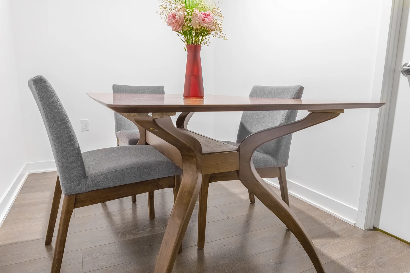Mid-Century Modern Dining Table - photo 3