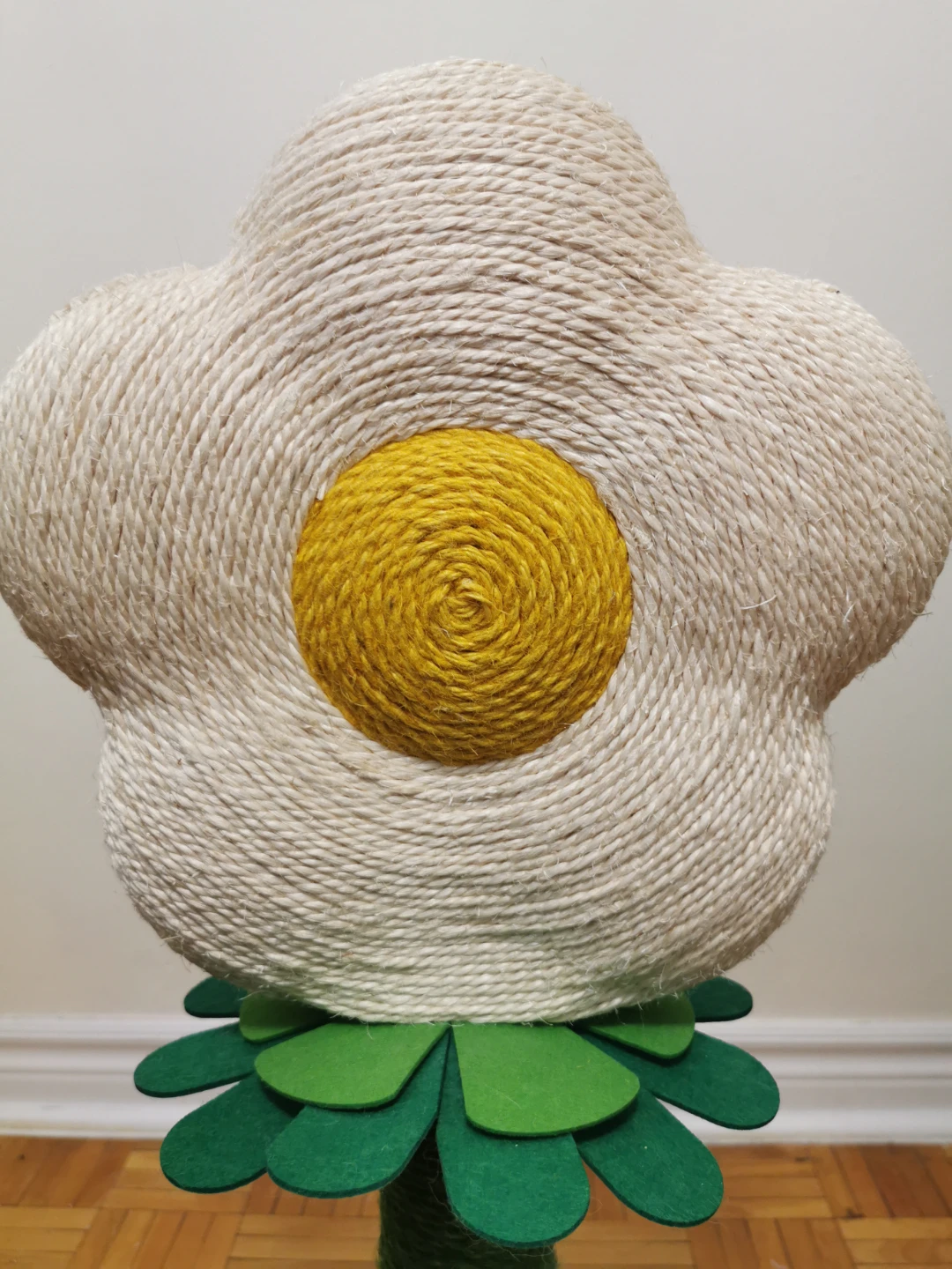 Flower Cat Scratcher Post - photo 3