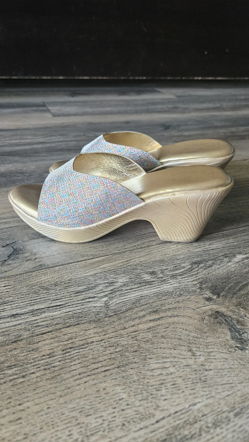 Women's Gold Sparkle Wedge Sandals