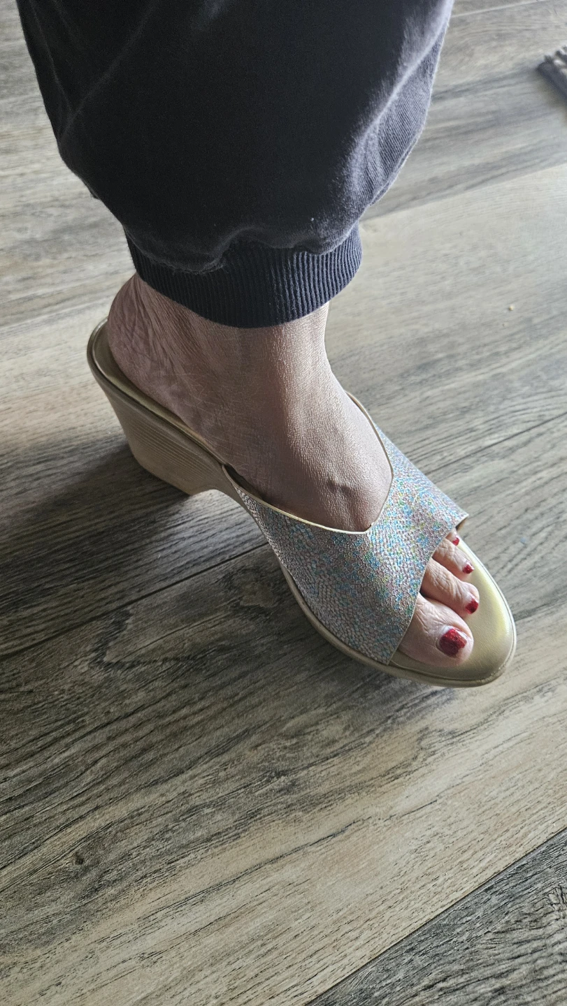 Women's Gold Sparkle Wedge Sandals - photo 2
