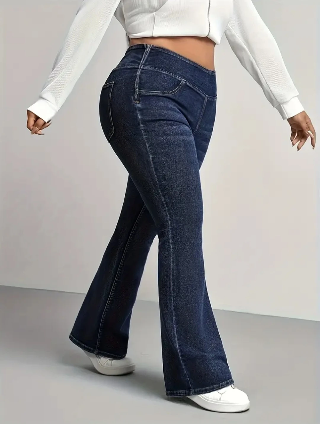 Curve & Plus Dark Wash Flared Jeans Size 18 - photo 4