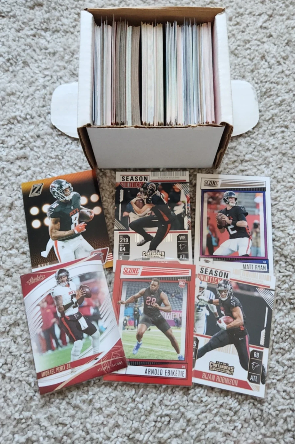 Atlanta Falcons, 200 Football Cards Team lot - photo 2